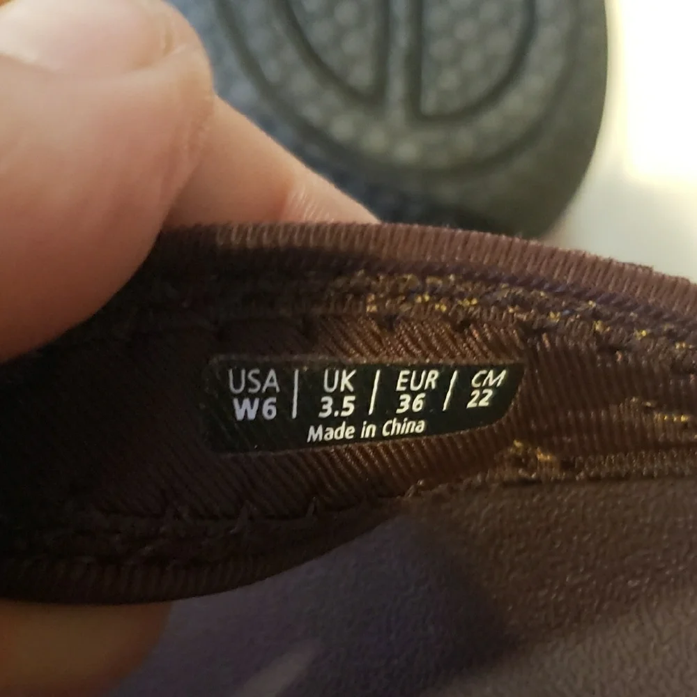 Spenco Comfortable Cute Brown Sandals - Picture 3 of 5